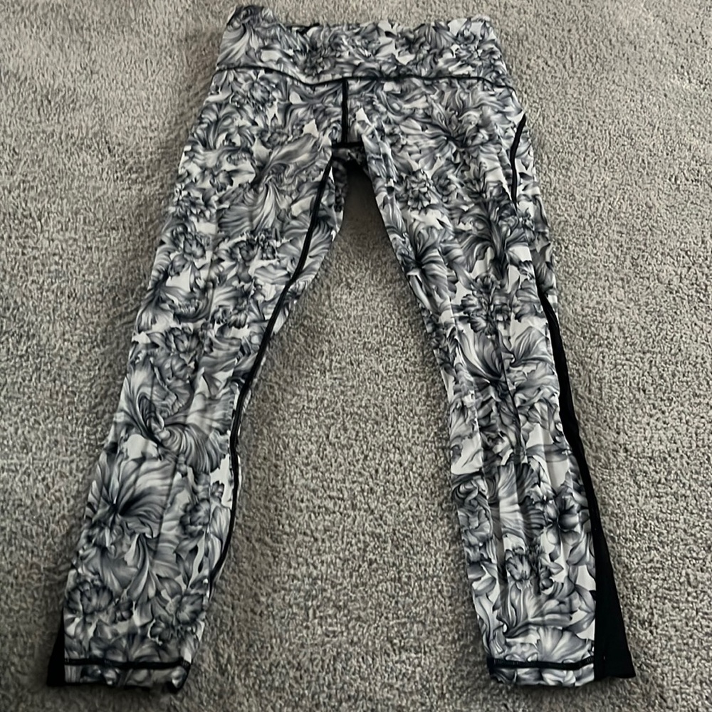 Lululemon Pattern Leggings With Mesh Sides - image 1